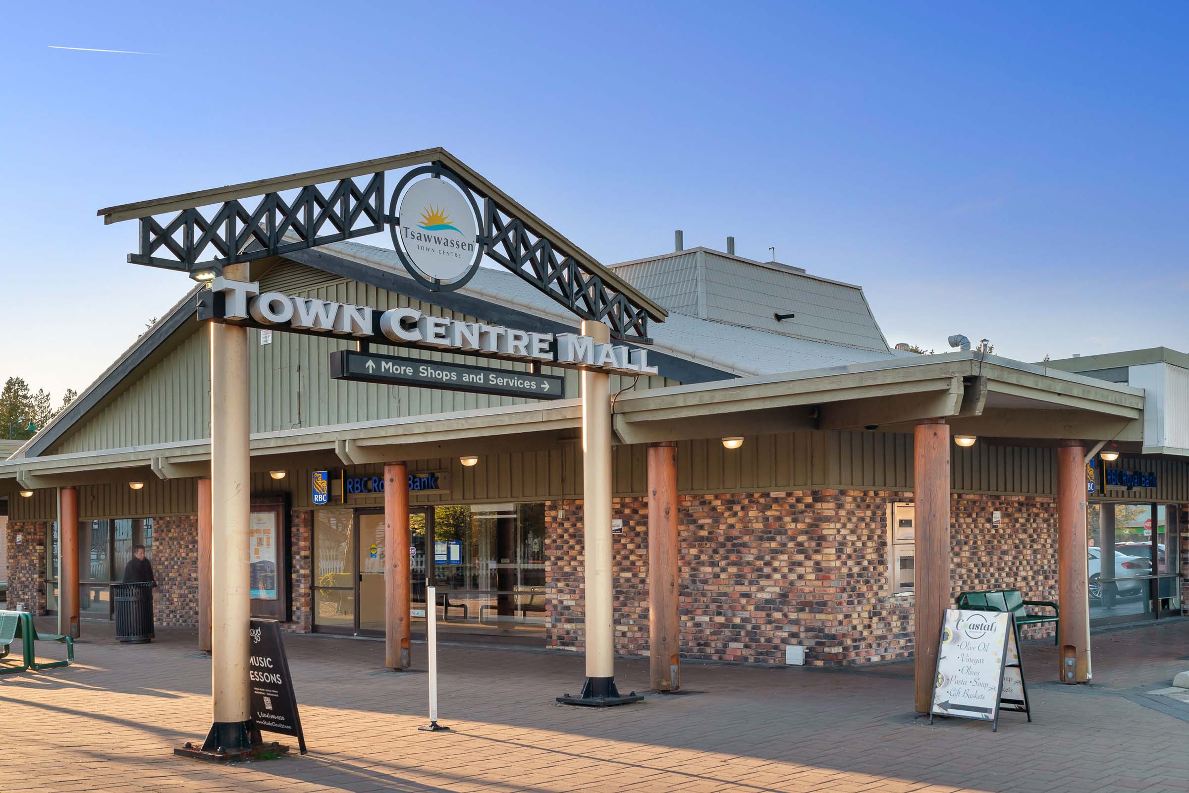 Tsawwassen town centre mall image